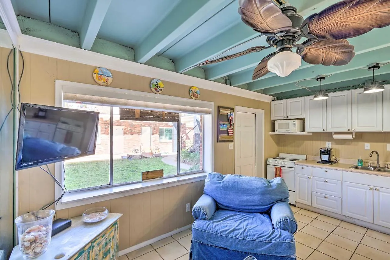 Panama City Condo With Pool Access, Steps To Beach! Panama City Beach