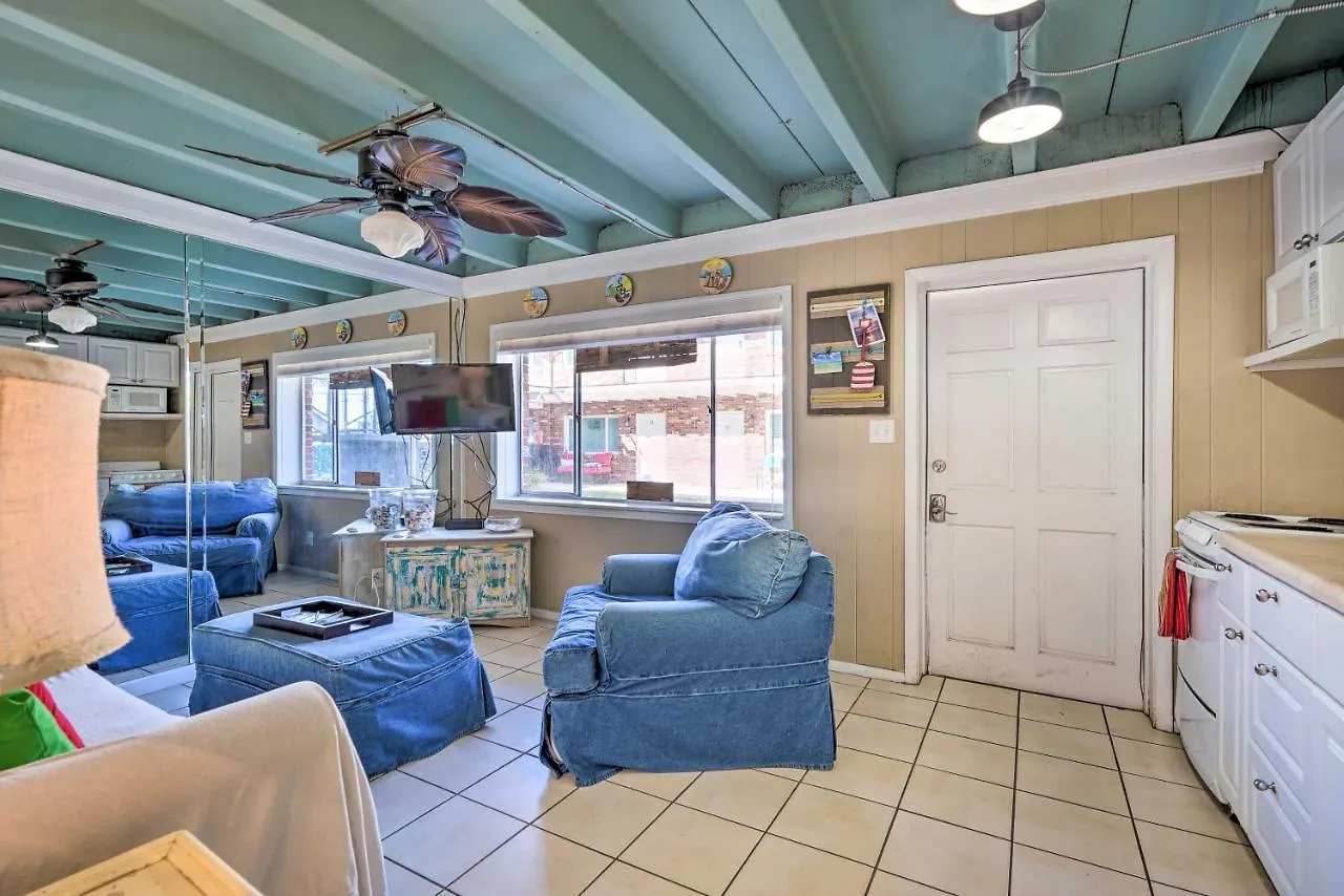 Panama City Condo With Pool Access, Steps To Beach! Panama City Beach Lägenhet